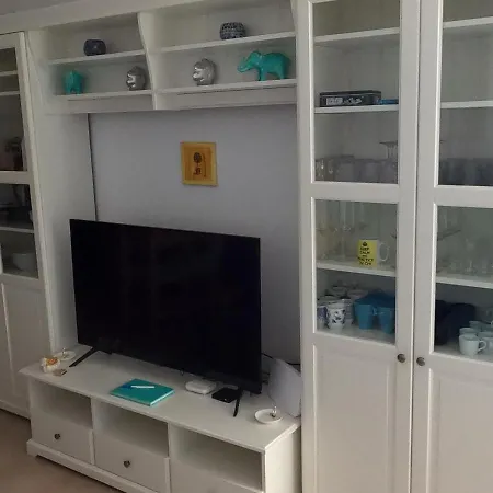 Apartment El Sonando/stylish/minutes From Swim Or Surf/well Equipped *