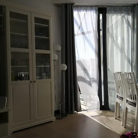 Apartment El Sonando/stylish/minutes From Swim Or Surf/well Equipped