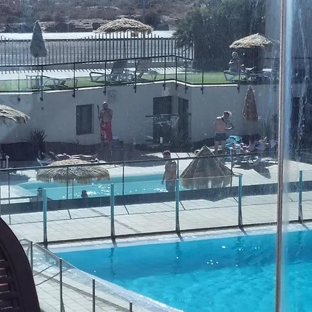 El Sonando/stylish/minutes From Swim Or Surf/well Equipped *