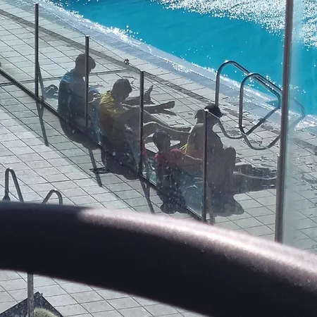 Daire El Sonando/stylish/minutes From Swim Or Surf/well Equipped